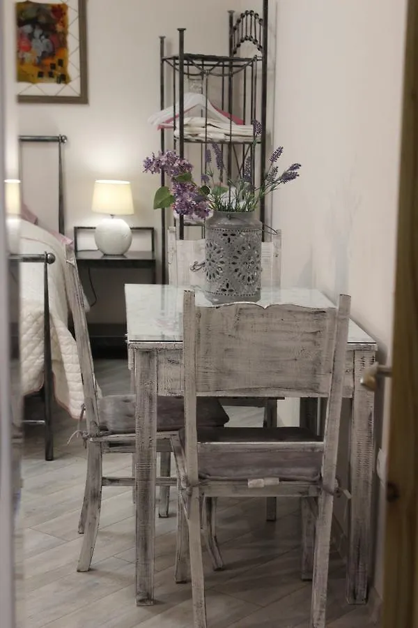 Centre Apartment On Rustaveli Av. Tbilisi