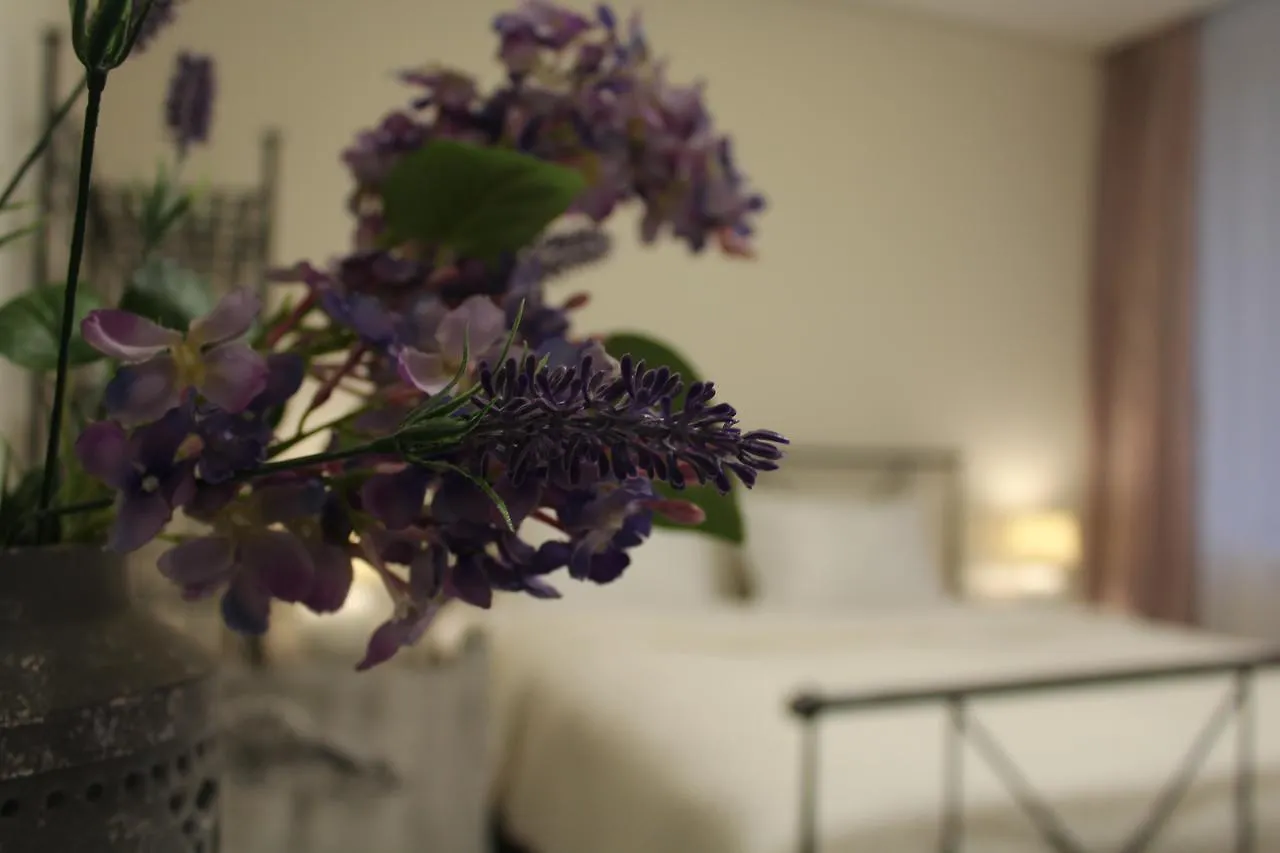 Centre Apartment On Rustaveli Av. Tbilisi Georgia