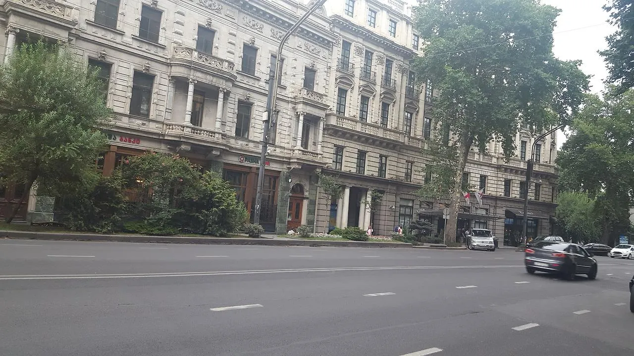 Centre Apartment On Rustaveli Av. Tbilisi