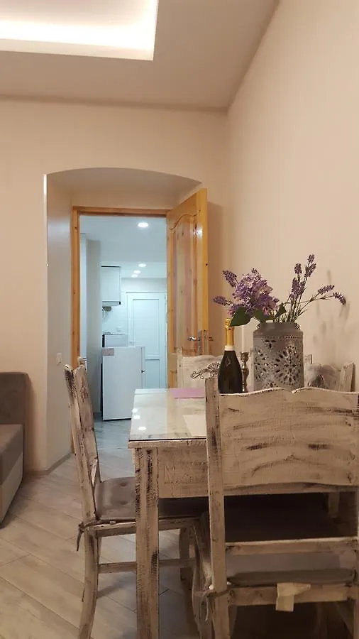 Centre Apartment On Rustaveli Av. Tbilisi Georgia